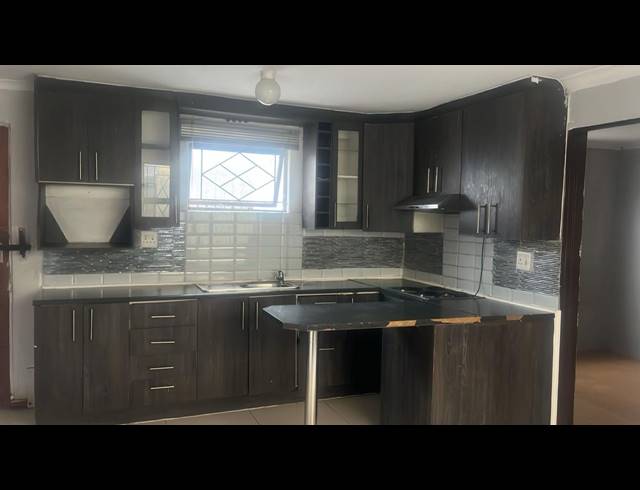 2 BEDROOM FREEHOLD FOR SALE IN WALLACEDENE